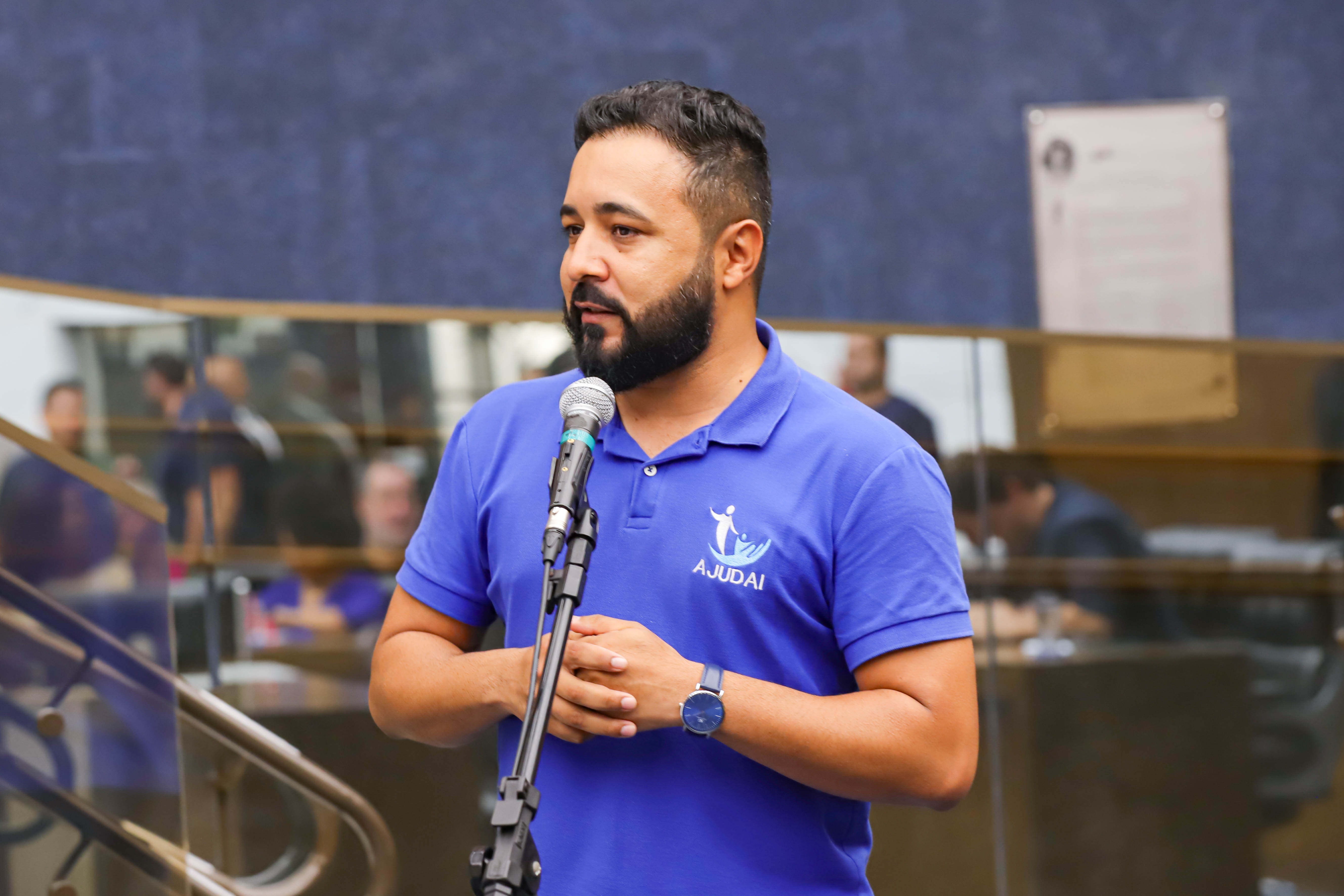 Vereador José Ferreira em seu gabinete