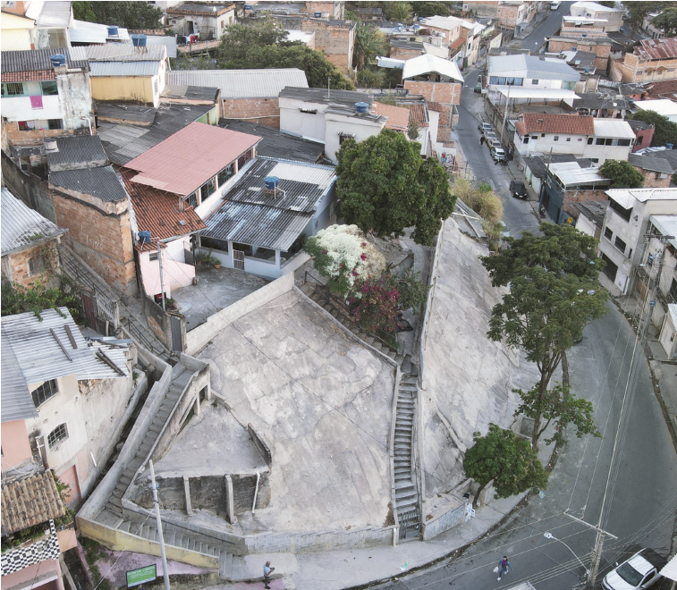 Obras de contenção de encostas na Região Noroeste